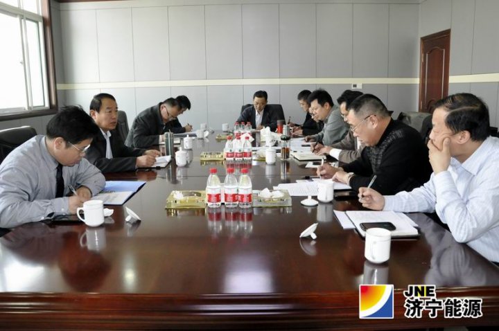 乔志猛在参加花园煤矿领导班子民主生活会时指出：批评与自我批评促进花园和谐共荣