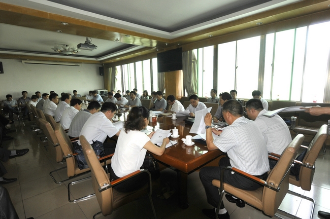 集团公司安全质量标准化检查组到运河煤矿试套检查