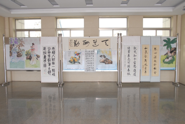 霄云煤矿举办职工书画摄影展