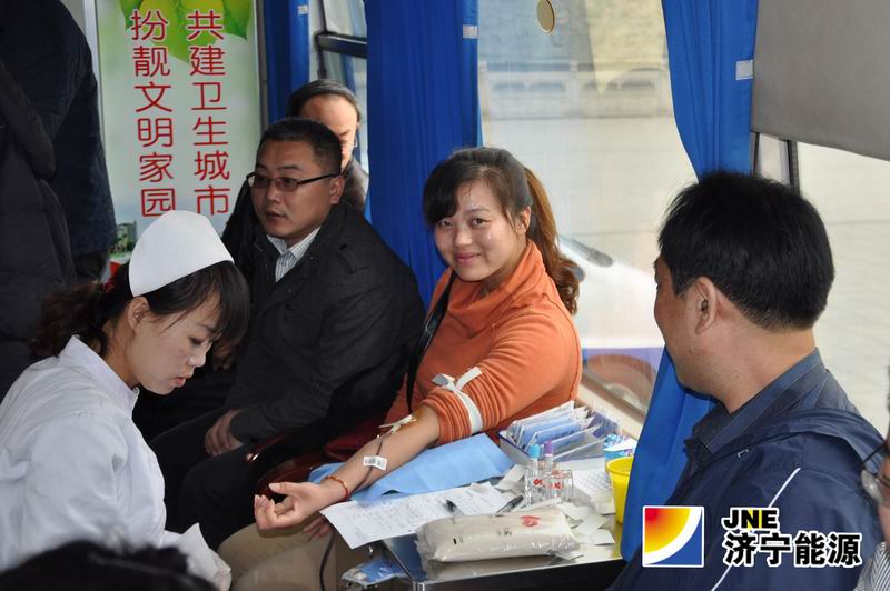 义桥煤矿青年志愿者积极参加无偿献血活动