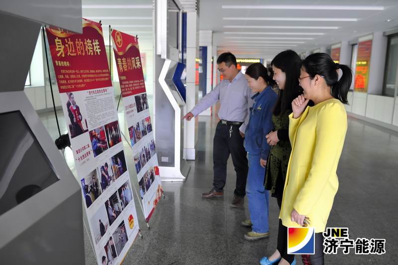 “身边榜样&nbsp;青春风采”&nbsp;优秀青年展板在各企业巡回展出