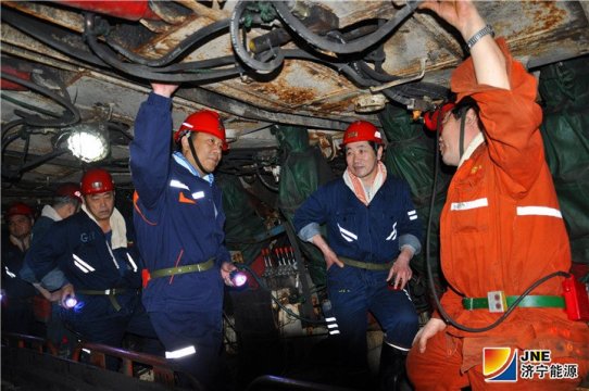 张广宇在花园煤矿强调：要坚定发展信心，保持创业激情，依托人才和科技推进“提效减人创效”发展战略不动摇