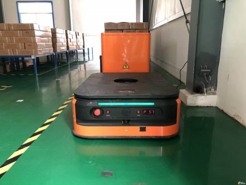 矿用产品公司引进无人搬运设备提高智能化水平