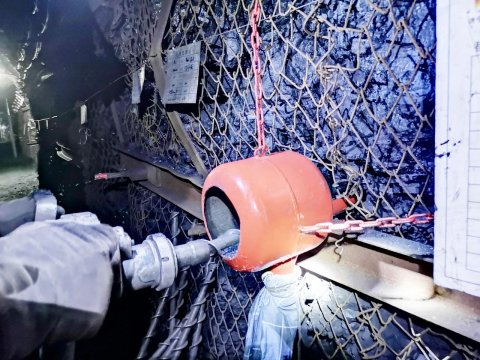 金桥煤矿：自制煤粉收集器减时又增效