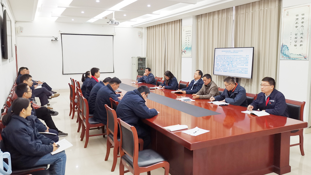 近期，民生热能开展了管理人员学习讨论2020年典型事故案例活动，深刻汲取事故教训，该公司30余人参加讨论。.jpg