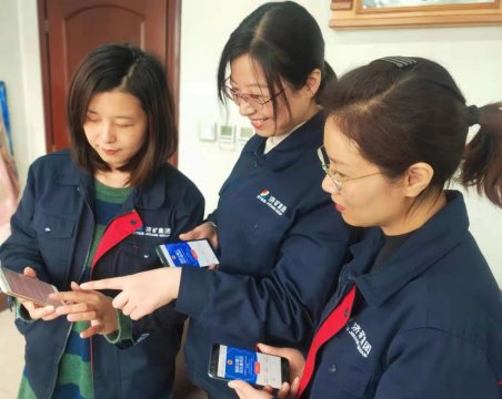 运河煤矿：情系女职工 法在你身边