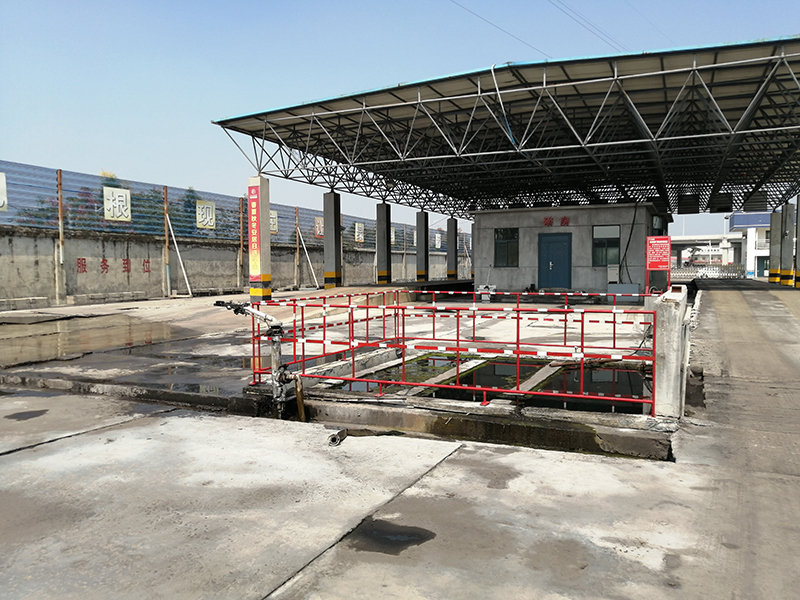 1632642319326263.jpg 安居煤矿:煤质运销科自制警示栅栏广受好评.jpg