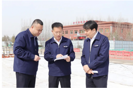 王崇景到龙拱港调研项目建设情况