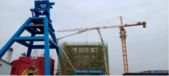 抓首季保开局丨阳城技改项目副提升机房工程封顶大吉