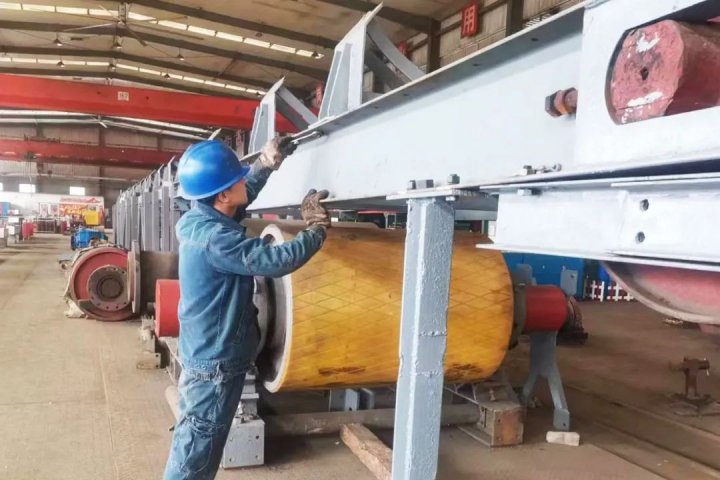 节省材料费十万元，阳城煤电加工制作拖带滚筒架