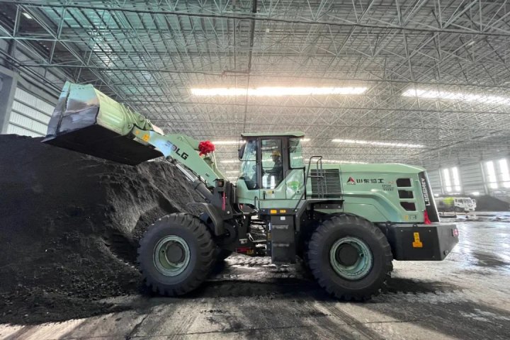 太平港装载机铲斗“小改造”创效10万元