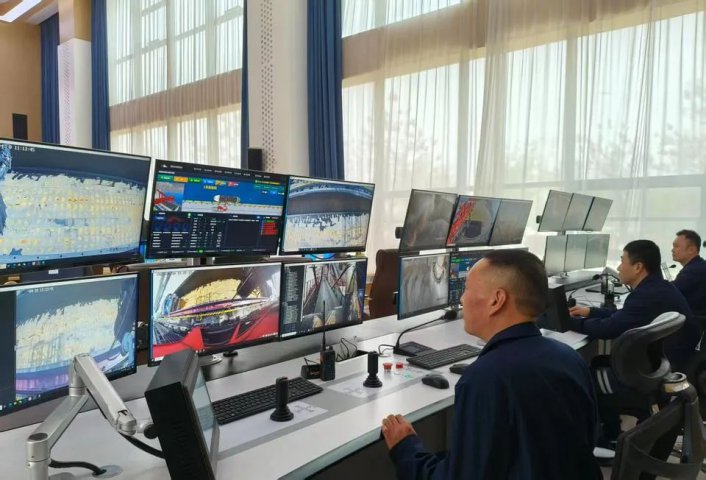 梁山港实现内河港口“三机联控”智慧装船新模式